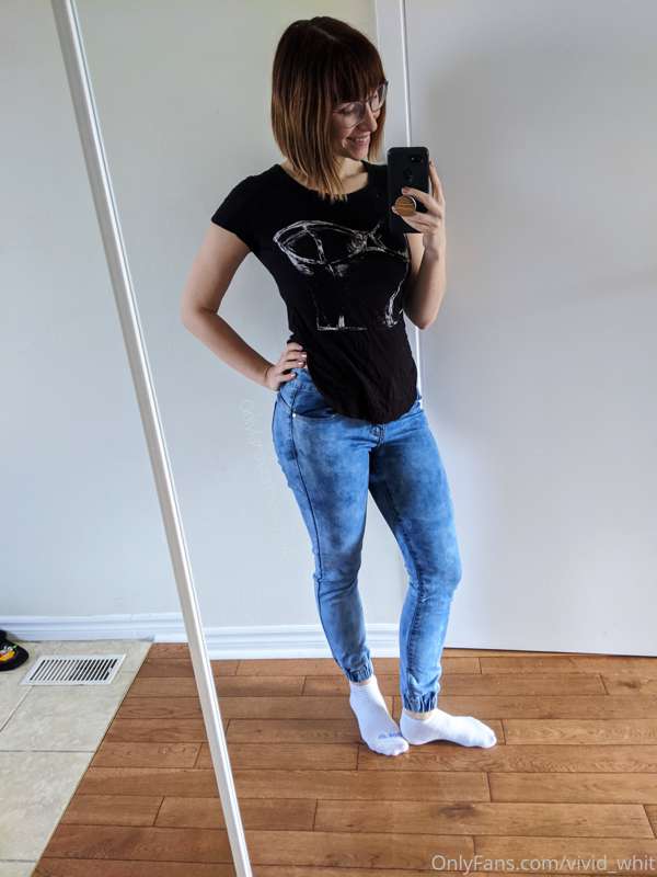Wishing you a wonderful Wednesday 💙

Remember to drink lots ..