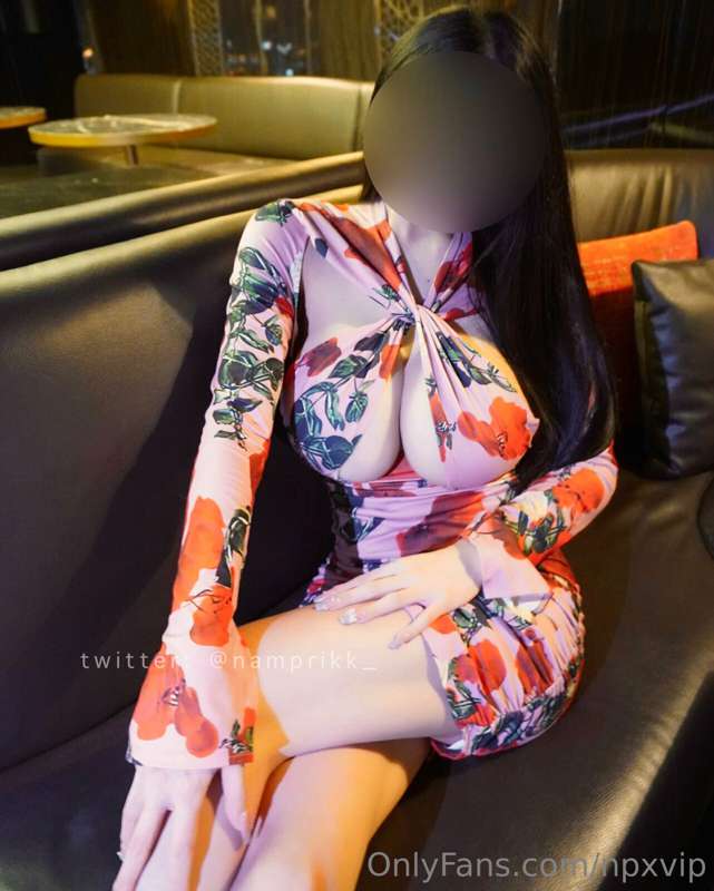 ไปทำอะไรเสียวๆบน rooftop กันมั้ยงับ 🌃
Would you take me out .. 1