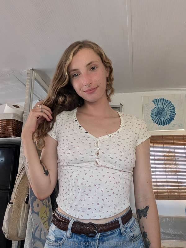 Pics that get a more n more sexy the more you keep scrolling.. 4