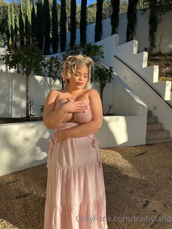 pregnancy boobs be hitting different ;) how much bigger do y.. 10