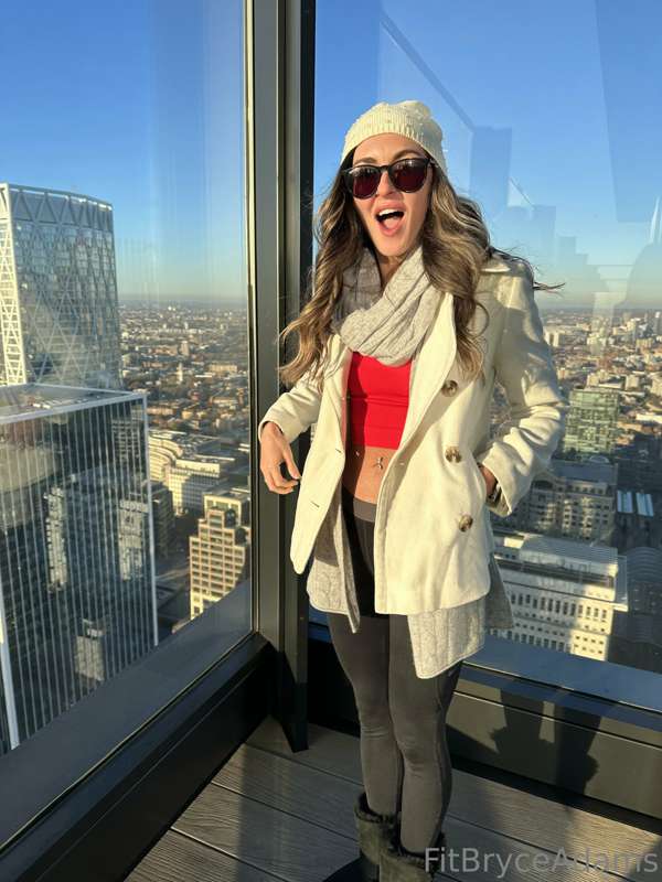 Florida girl in London... so fun but so cold 😂 1