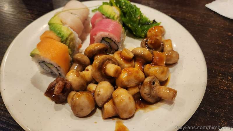 I went to an all you can eat buffet yesterday! It was my fir.. 1