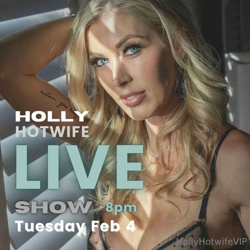 Going LIVE on my Free page @ @hollyhotwife in 30 mins!!!!! C..