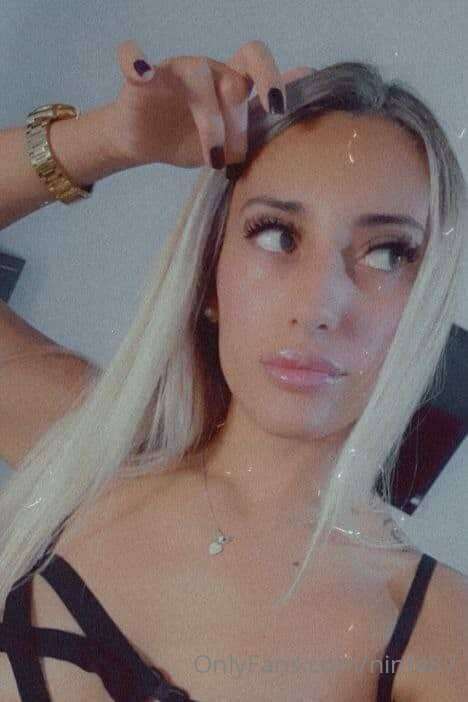 🌺She's @yam98 , she wants a sugar daddy to pamper her a Lot,..