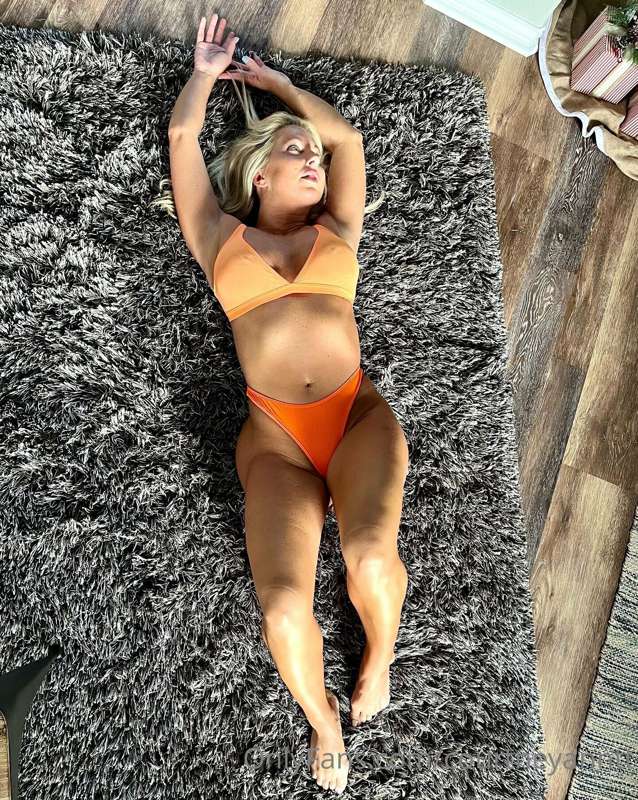 Happ Saturday 🥵 @texasthighs for all the 🔥