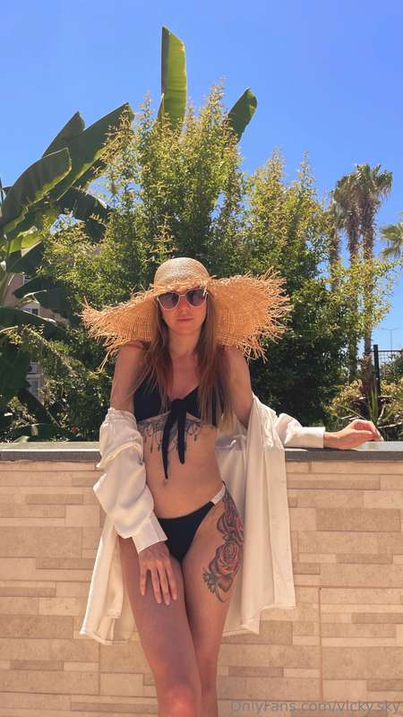 I want to feel you 🍌inside my sun-warmed body☀️ how you like.. 3