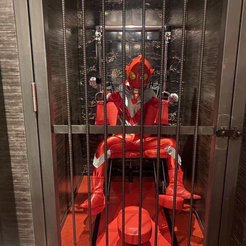 ウルトラマン制圧🖕

地球は私が頂いたわよ🌍😋