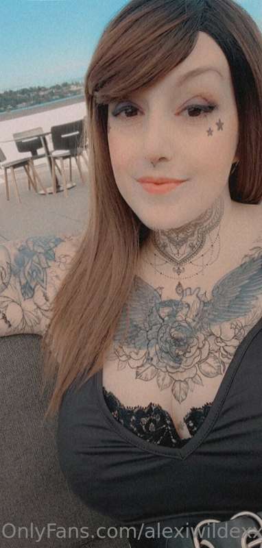 Alexiwildexxx - Onlyfans - 28 Oct, 2022