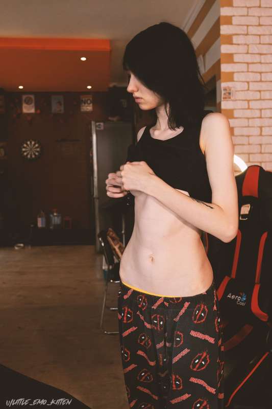 Little_Emo_Kitten - Fansly - 13 Apr, 2022 5