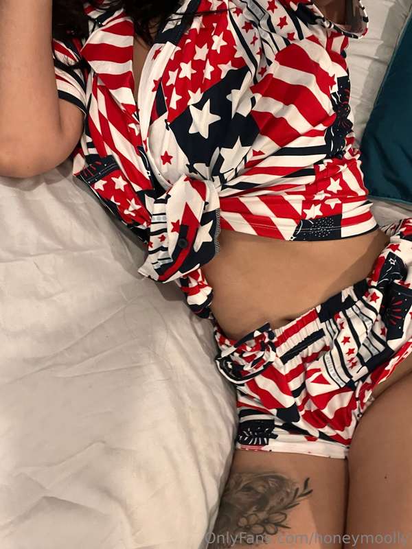 I can't stop putting the vibrator IN MY PUSSY PAPI 🥵👅 just l..