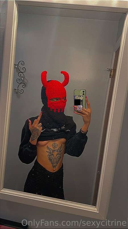 This pussy the devil 👹 1
