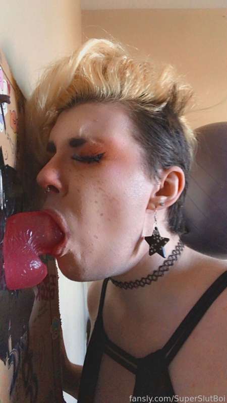 Superslutboi - Fansly - 31 Jan, 2022 11