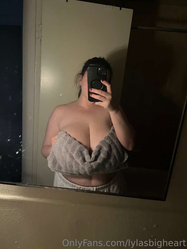 I’m feeling generous, do you think you deserve it? 😏😈 check ..