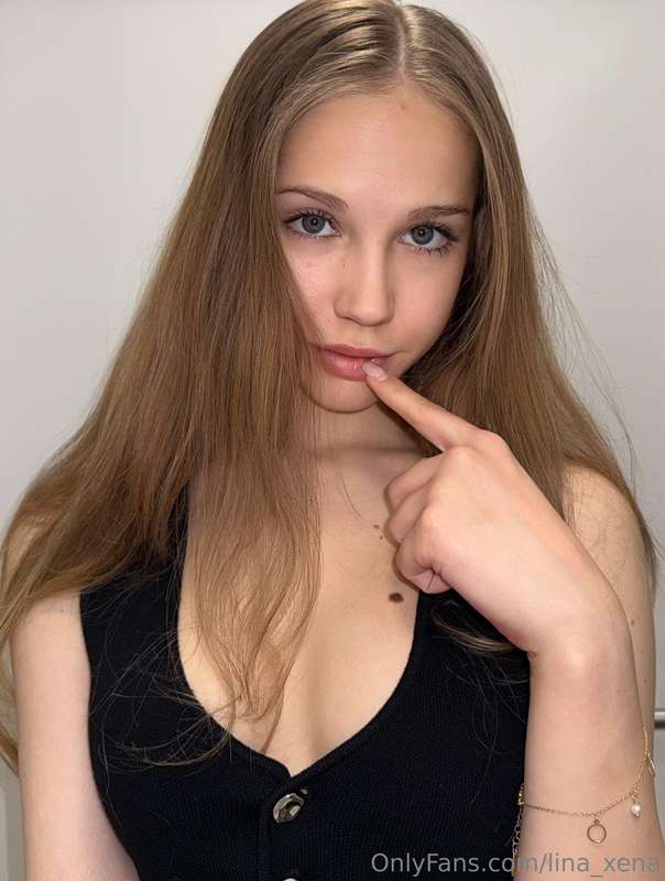 Write to her 👉@mini_kriss she is online now 🔞This hot kitty ..