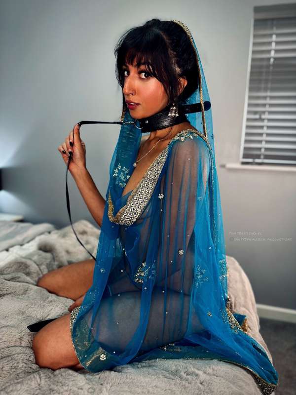 Pull my leash and spank me hard 😈 13