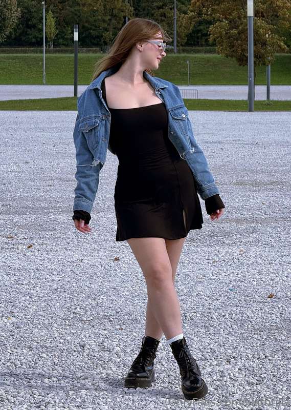 Those legs need rapturous compliments...text me all of them ..