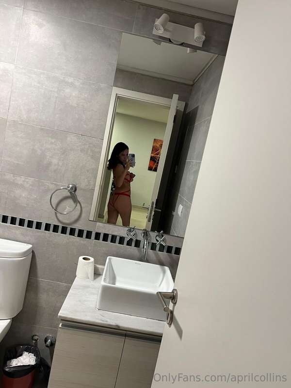 Aprilcollins - Onlyfans - 22 Feb, 2025 5