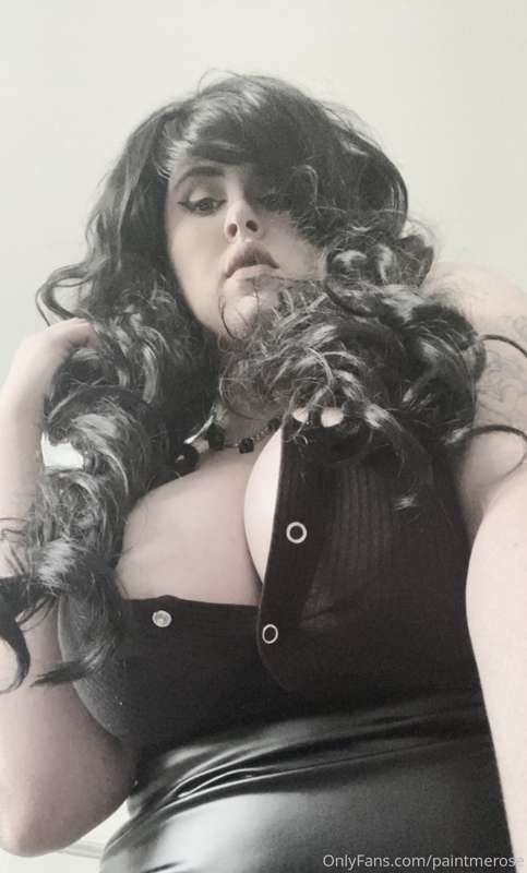 Thought I would try something a little darker 🖤 6