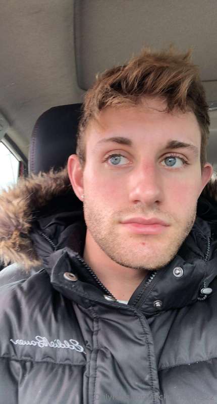 who would be interested in a bundle of vids and nudes from w.. 4