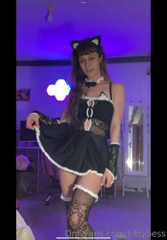 hehe i got a new outfit 🙈 thought id show it off by shaking ..
