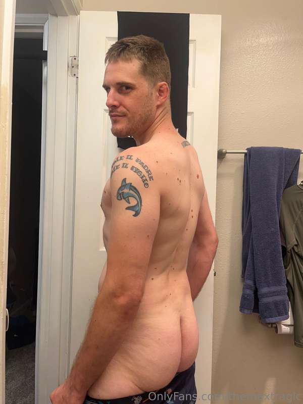 Here’s a free sexy lil photo dump for you 👅 🍑 4