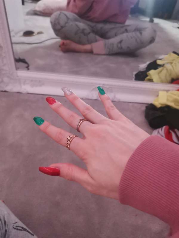 Nails done!! 🎄💅🏻 2