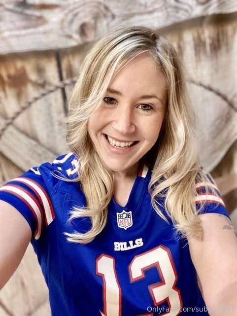 I might be all the way in Florida, but it’s still game day, ..