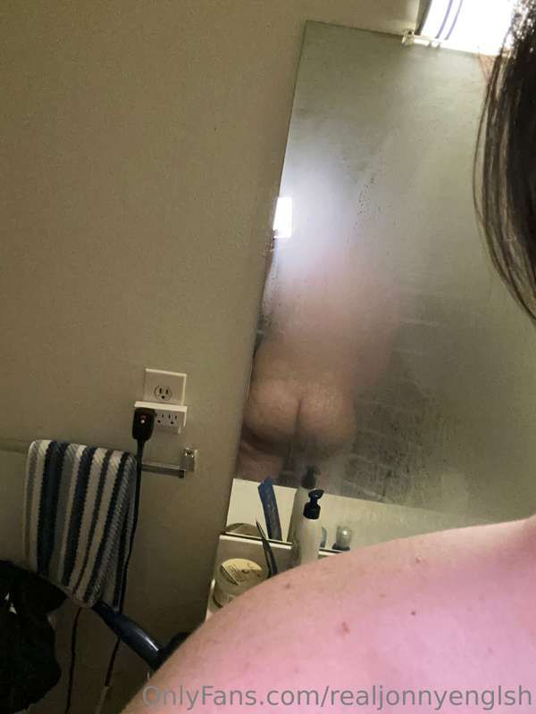Please DM me for more pics and vids 😈