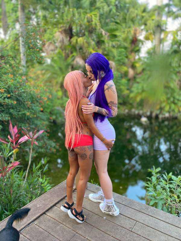 that one time i ran into @theeministalli 😻