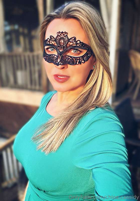 Do my eyes look good in the mask🥰💋