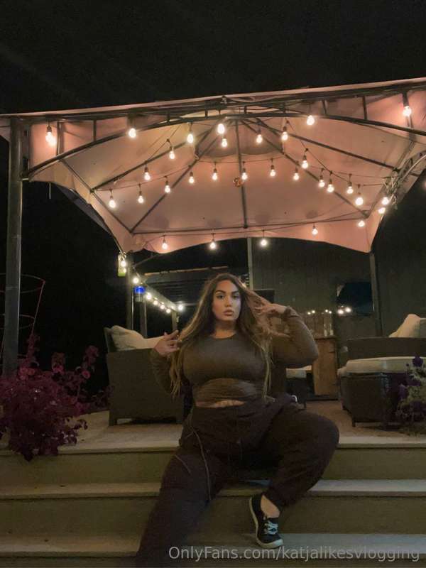 I love this sweatpant set