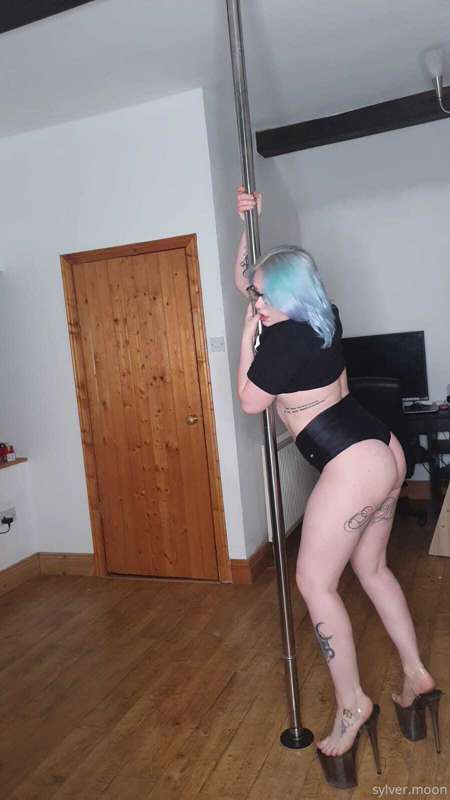 And then with heels 😍 3