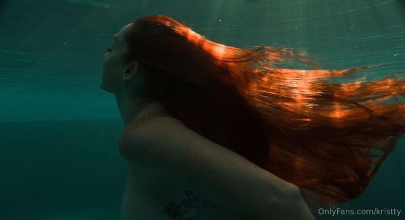 Tu sirenita 🧜‍♀️ quiere hacerte sentir placer 🤍Your little m..