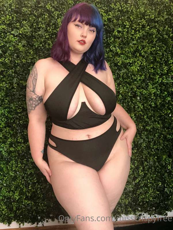 New strip set on my main @misscrispyy