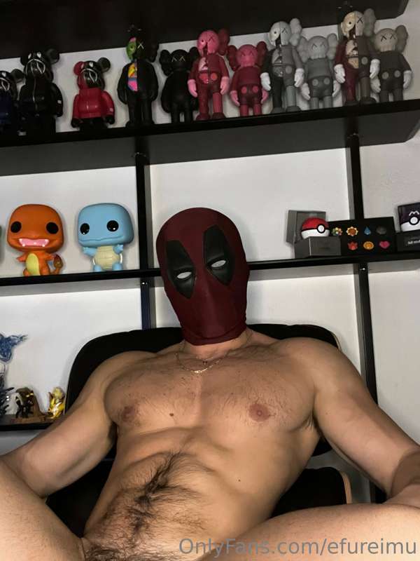 POV: deadpool about to feed you 😏