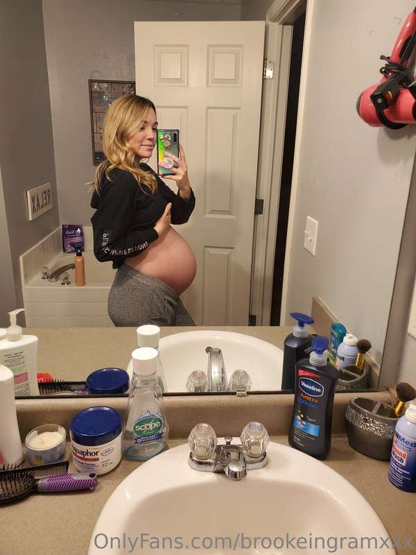 and finally the night i went into labor. 

i wish i had more..