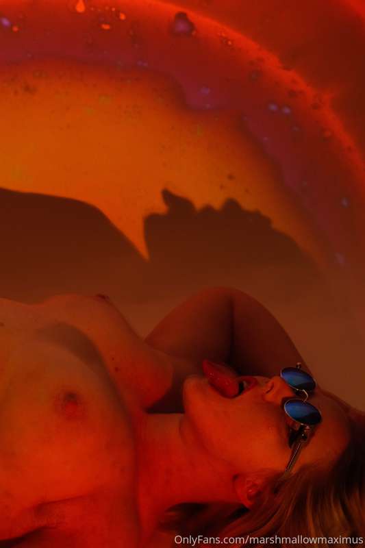 Psychedelic set Part 1/2 🤪✨ more erotic photos in your DMs~ 29