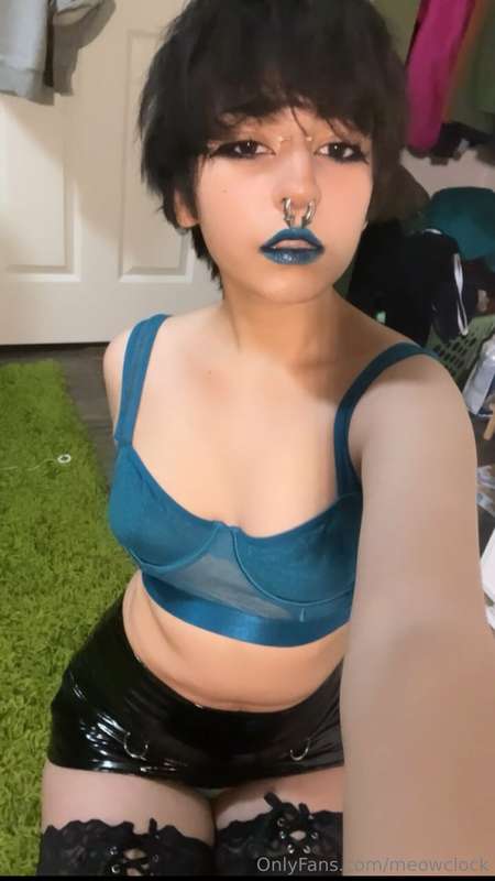 heyo!! :3 i hope these photos make up for my inactivness 🥲 i.. 4