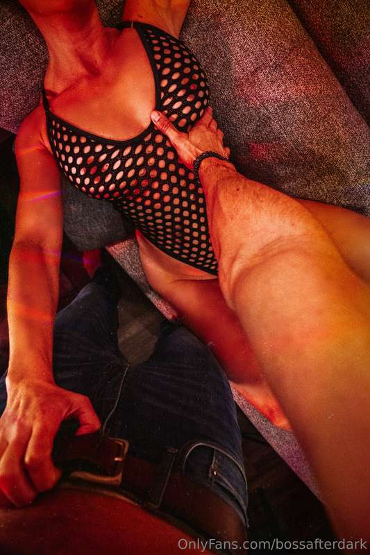 The vibe is red hot. Set with @harleyevan Let me know if you.. 5