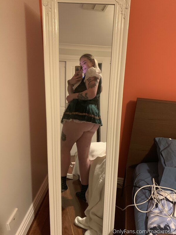 Who wants a proper photo shoot of this outfit ????