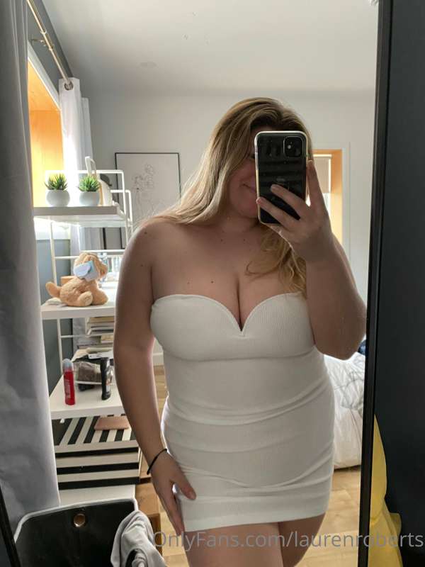 Let me know if you like this dress 🤫