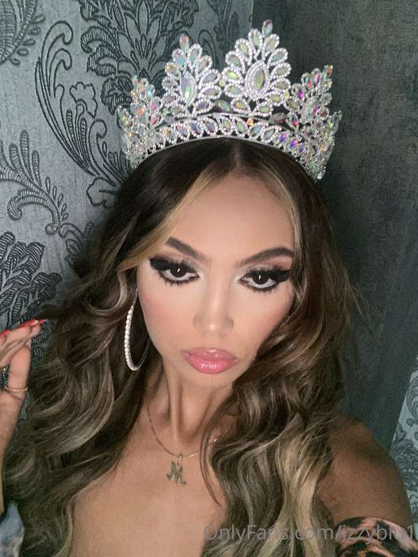 Make me your queen! 👑