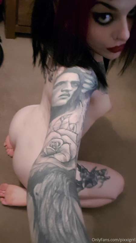 Slut through & through xD simp over me big boy