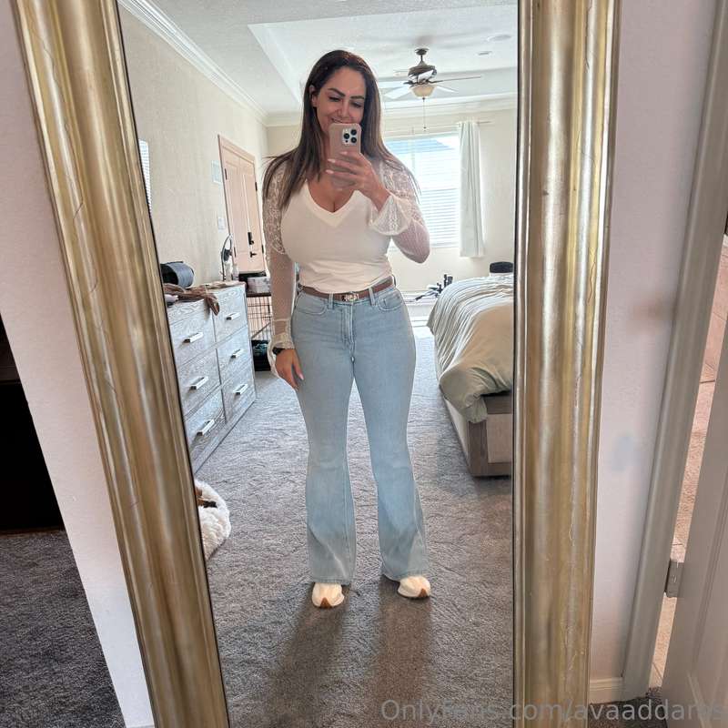 Okay which top are we feeling for this outfit? I can't decid..