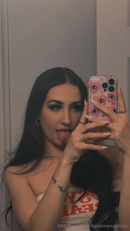 👅