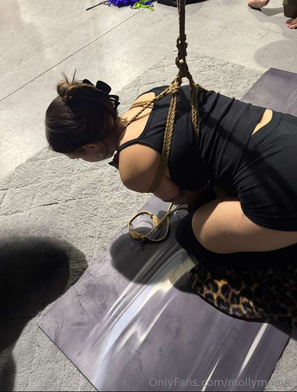 a few shots of the ‘infinity harness’ my rope top tied on me.. 5
