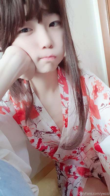 im going to buy a transparent color dildo
and few new cloth 5