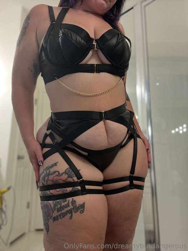Part two 🥰🥰Now just get the Pinned 📌 post to 35 🩷's and you ..