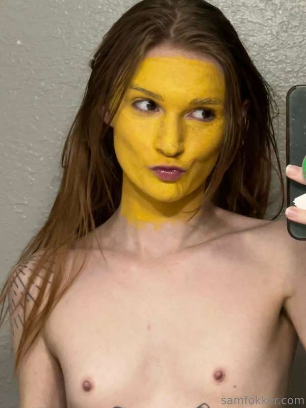 There's no reason for this face mask to be this yellow 🤣 *it..