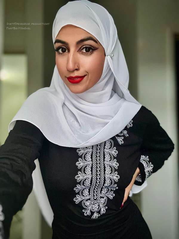 Aaliyah Unveiled: Hijabi Tales 

Aaliyah has always wanted t.. 5